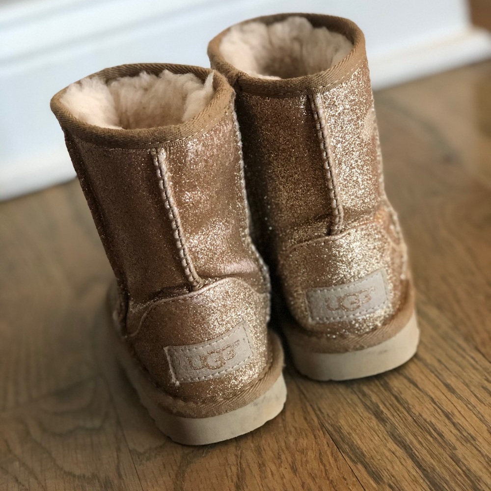 Excellent condition Toddler girl UGGS